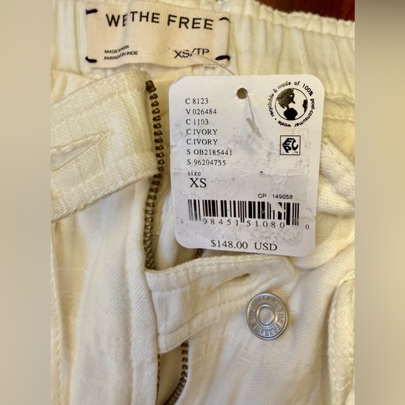 We The Free Park Ave Pants size XS
Missing top button easy replacement
NWT 148 - Picture 6 of 11